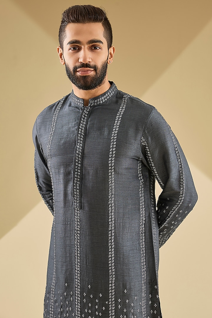 Steel Grey Silk Tonal Pattern Structured Kurta Set by Rohit Gandhi & Rahul Khanna Men at Pernia's Pop Up Shop