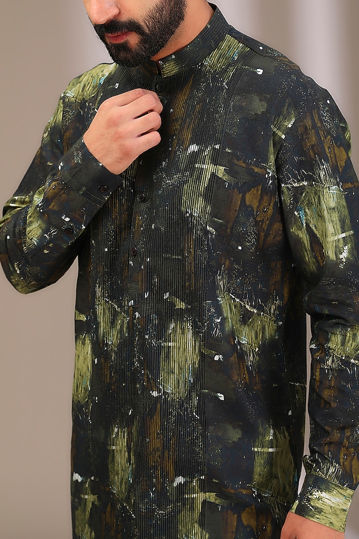 Olive Cotton Printed Kurta by Rohit Gandhi & Rahul Khanna Men at Pernia's Pop Up Shop