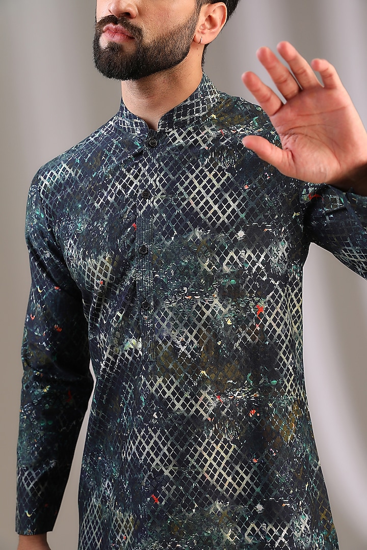 Olive Green Gusted Cotton Printed Kurta by Rohit Gandhi & Rahul Khanna Men at Pernia's Pop Up Shop