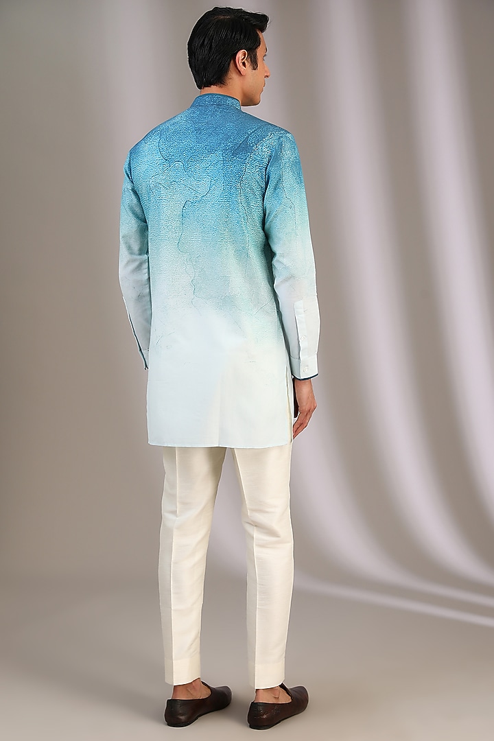 Blue Ombre Gusted Cotton Kurta by Rohit Gandhi & Rahul Khanna Men at Pernia's Pop Up Shop