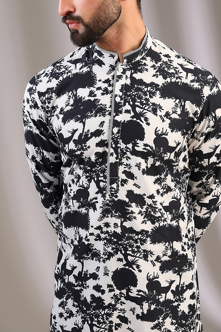 Black Gusted Cotton Motif Printed Kurta by Rohit Gandhi & Rahul Khanna Men at Pernia's Pop Up Shop