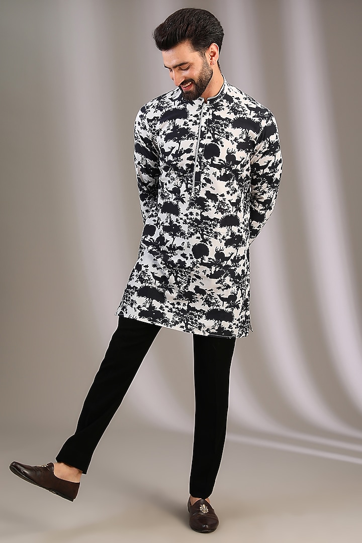 Black Gusted Cotton Motif Printed Kurta by Rohit Gandhi & Rahul Khanna Men at Pernia's Pop Up Shop