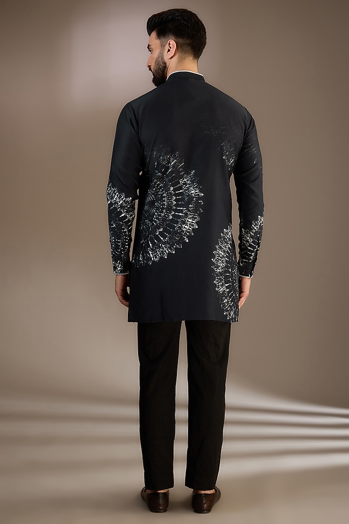 Black Linen Printed Kurta by Rohit Gandhi & Rahul Khanna Men at Pernia's Pop Up Shop