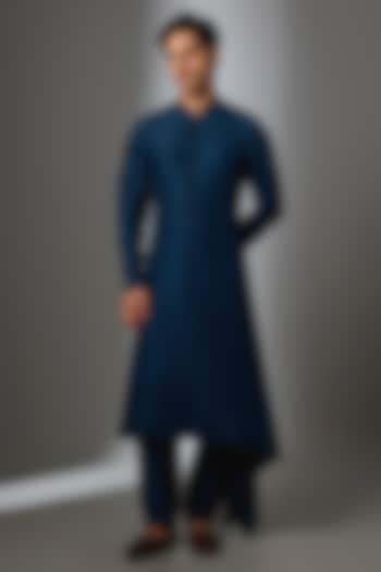 Blue Silk Kurta Set by Rohit Gandhi & Rahul Khanna Men at Pernia's Pop Up Shop