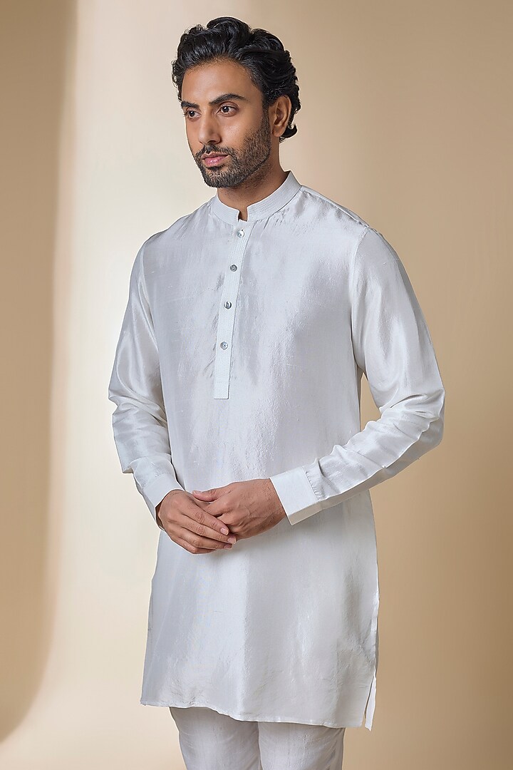 White Silk Kurta Set by Rohit Gandhi & Rahul Khanna Men at Pernia's Pop Up Shop