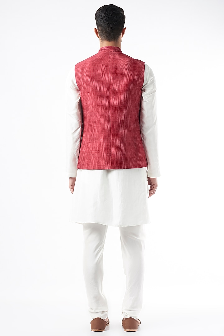 Aster Pink Embroidered Bundi Jacket by Rohit Gandhi & Rahul Khanna Men at Pernia's Pop Up Shop