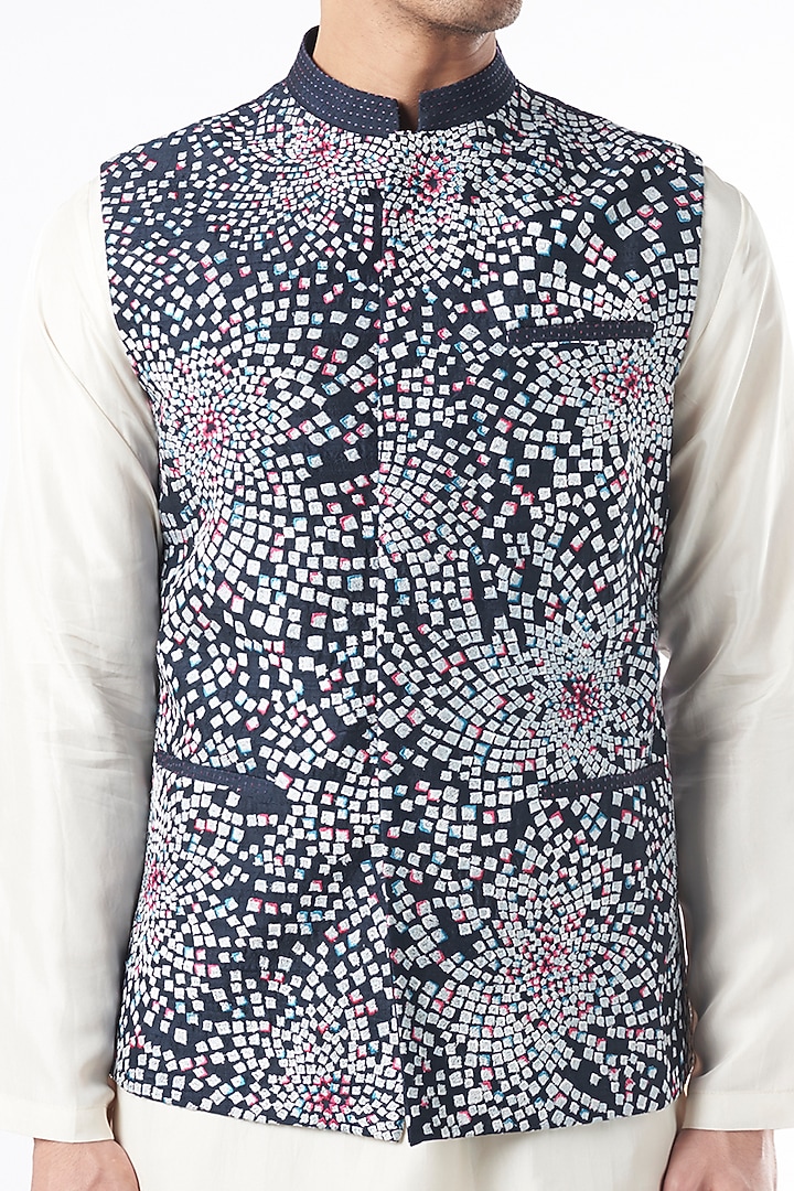 Navy Embroidered Bundi Jacket by Rohit Gandhi & Rahul Khanna Men at Pernia's Pop Up Shop