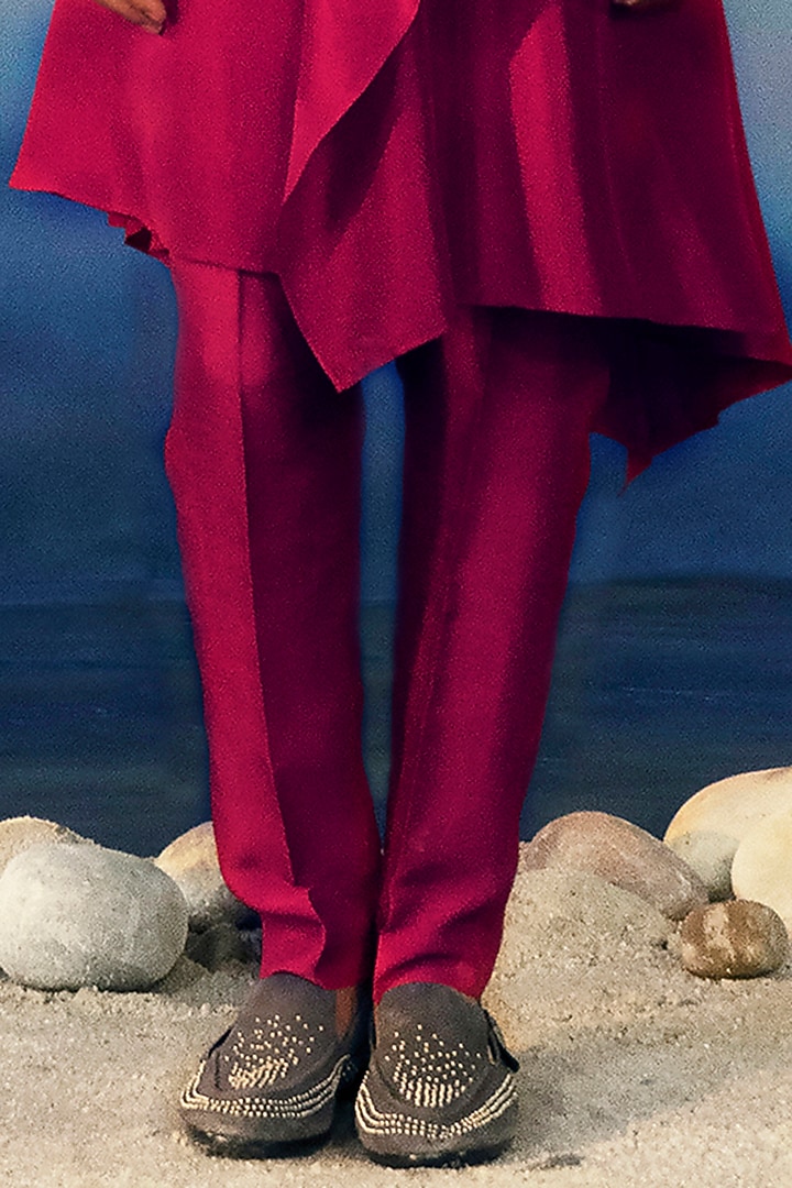 Tomato Red Viscose Dupion Embroidered Groom Bandhgala Set by Rohit Gandhi & Rahul Khanna Men at Pernia's Pop Up Shop