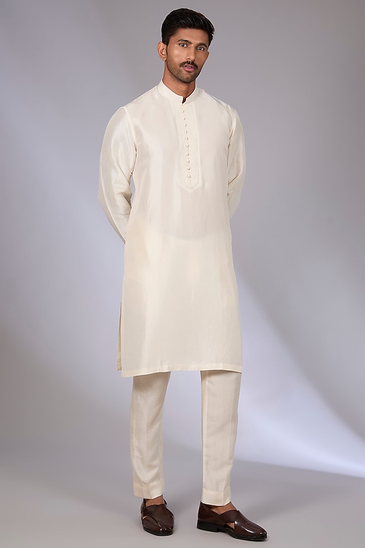 Shell White Viscose Dupion Bandhgala Set by Rohit Gandhi & Rahul Khanna Men at Pernia's Pop Up Shop