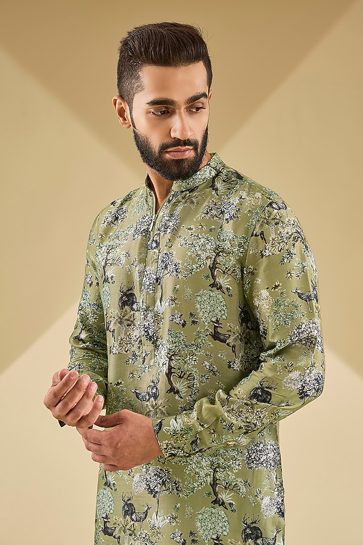 Ash Green Gusseted Cotton Printed Kurta by Rohit Gandhi & Rahul Khanna Men at Pernia's Pop Up Shop