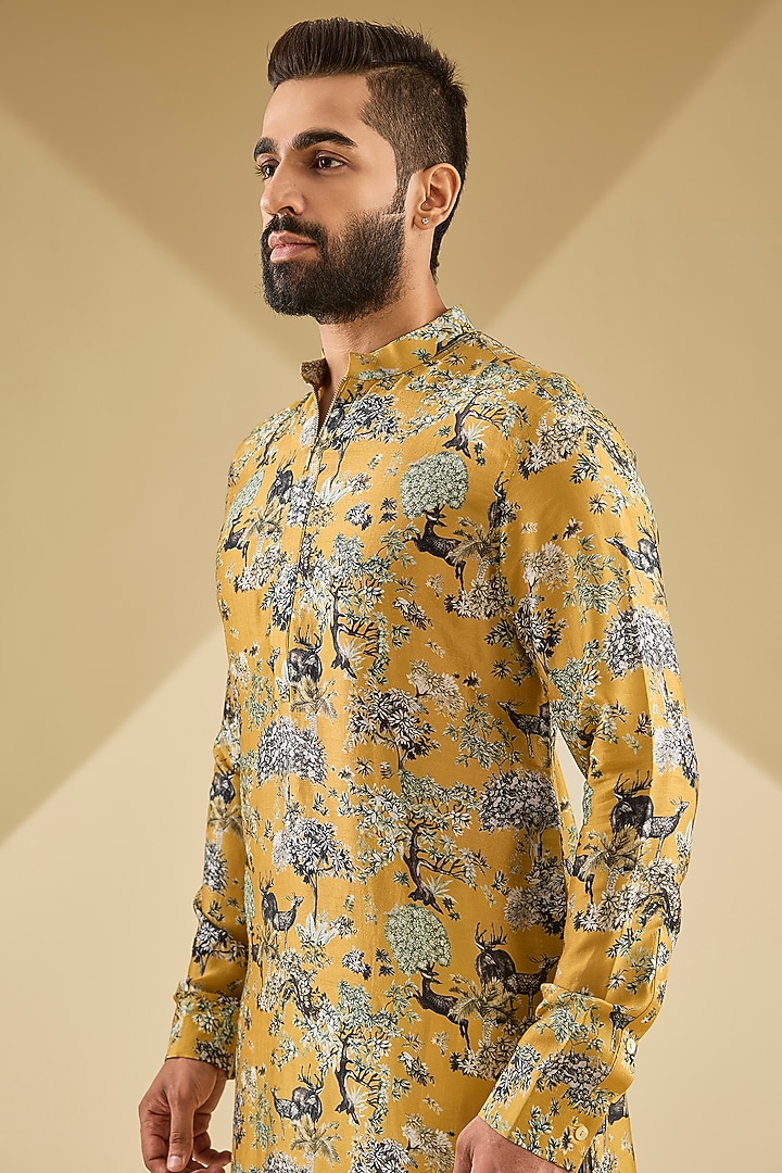 Mustard Gusseted Cotton Printed Kurta by Rohit Gandhi & Rahul Khanna Men at Pernia's Pop Up Shop