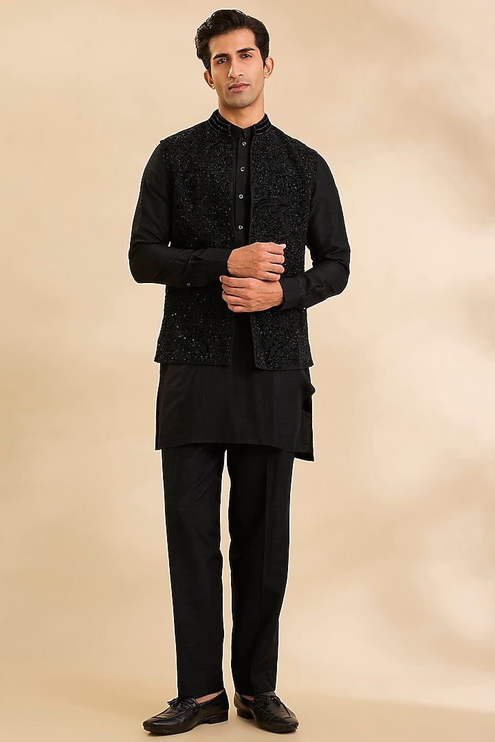 Black Silk Bundi Jacket Set by Rohit Gandhi & Rahul Khanna Men at Pernia's Pop Up Shop