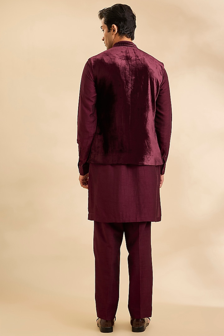 Berry-Colored Silk Bundi Jacket Set by Rohit Gandhi & Rahul Khanna Men at Pernia's Pop Up Shop