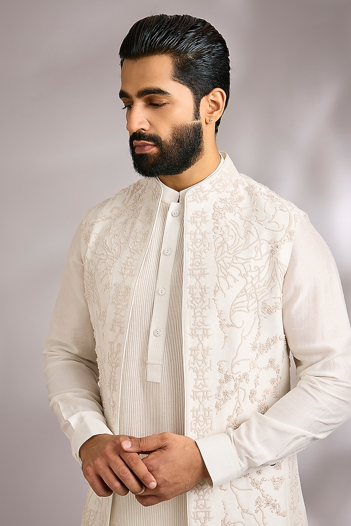 Ivory Silk Bundi Jacket Set by Rohit Gandhi & Rahul Khanna Men at Pernia's Pop Up Shop
