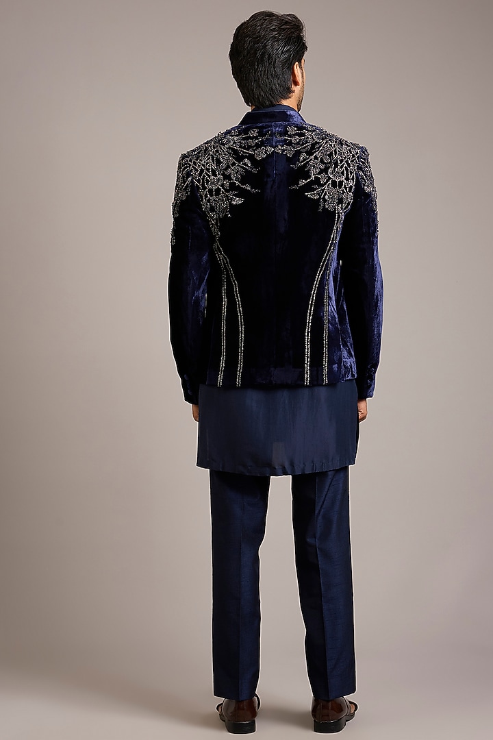 Navy Velvet Embroidered Groom Indowestern Set by Rohit Gandhi & Rahul Khanna Men at Pernia's Pop Up Shop