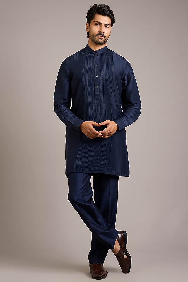 Navy Velvet Embroidered Groom Indowestern Set by Rohit Gandhi & Rahul Khanna Men at Pernia's Pop Up Shop