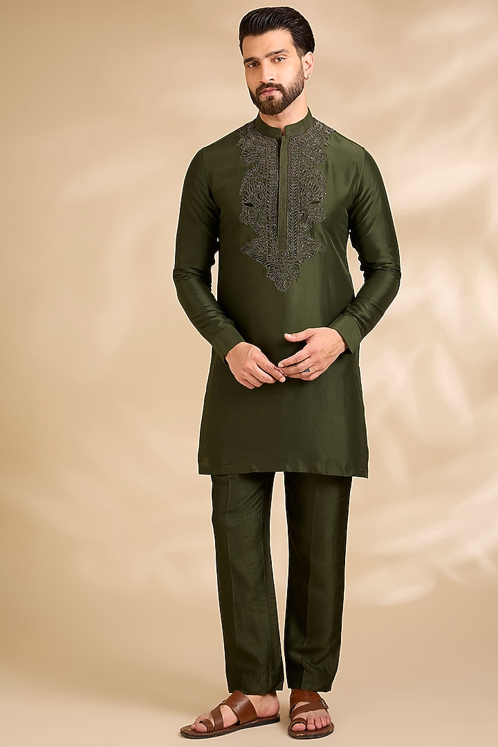 Sap Green Silk Kurta Set by Rohit Gandhi & Rahul Khanna Men at Pernia's Pop Up Shop