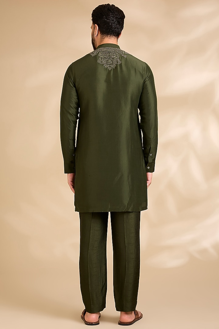 Sap Green Silk Kurta Set by Rohit Gandhi & Rahul Khanna Men at Pernia's Pop Up Shop
