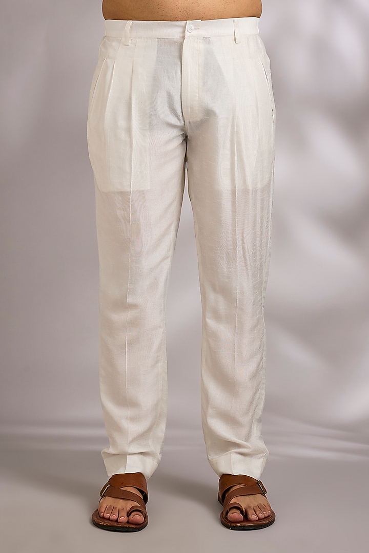 Ivory Silk Kurta Set by Rohit Gandhi & Rahul Khanna Men at Pernia's Pop Up Shop
