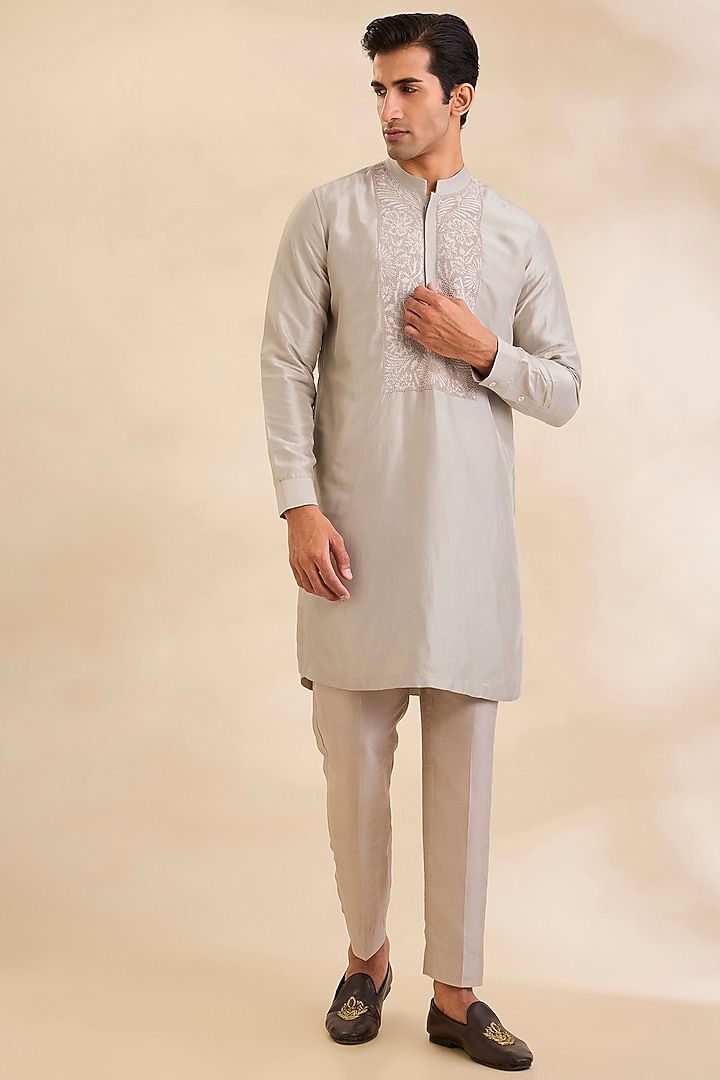 Dust Grey Silk Kurta Set by Rohit Gandhi & Rahul Khanna Men at Pernia's Pop Up Shop