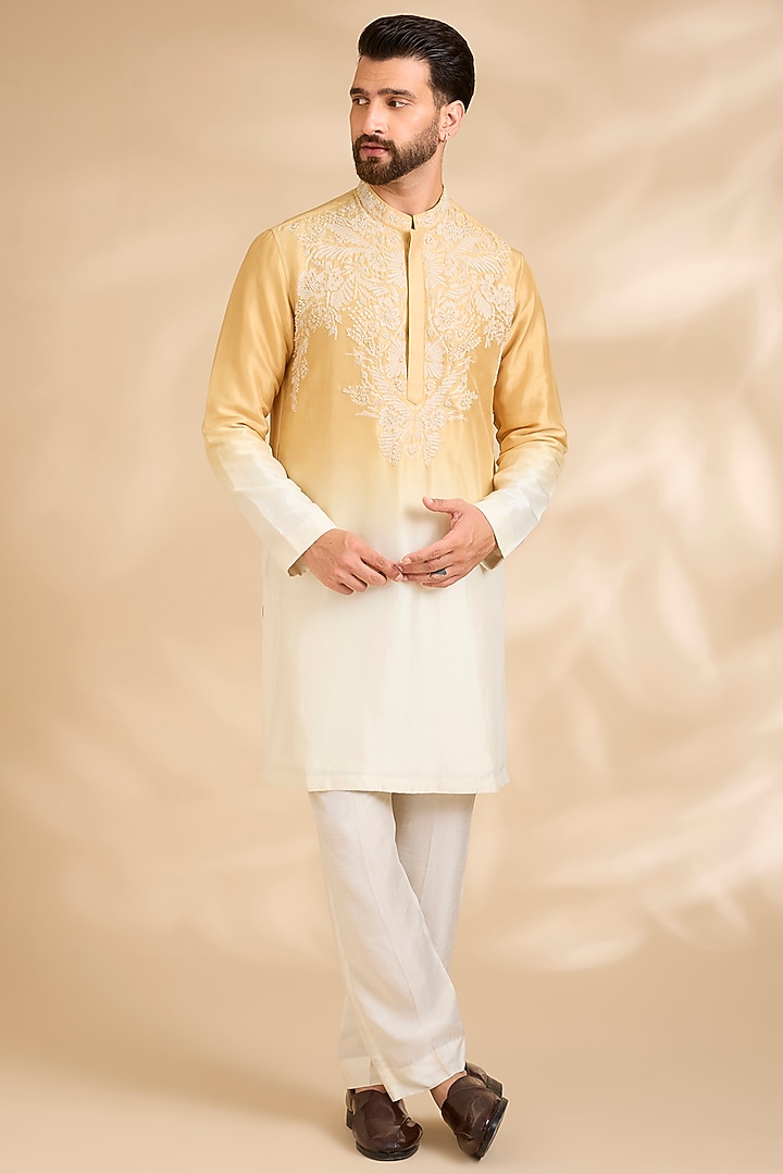 Mustard-White Silk Kurta Set by Rohit Gandhi & Rahul Khanna Men at Pernia's Pop Up Shop