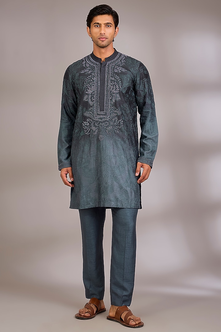 Slate Carbon-Colored Silk Kurta Set by Rohit Gandhi & Rahul Khanna Men at Pernia's Pop Up Shop