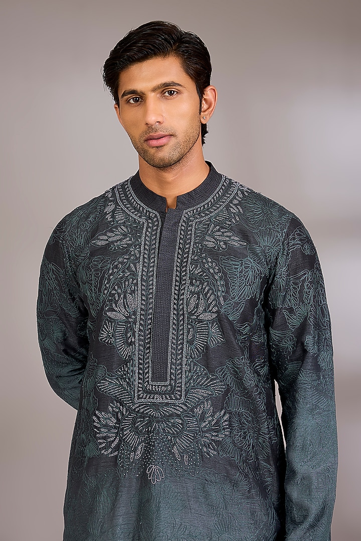 Slate Carbon-Colored Silk Kurta Set by Rohit Gandhi & Rahul Khanna Men at Pernia's Pop Up Shop