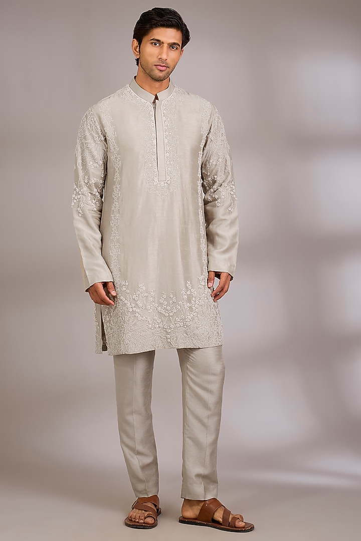 Beige Cream Silk Kurta Set by Rohit Gandhi & Rahul Khanna Men at Pernia's Pop Up Shop