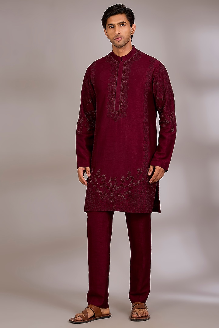 Deep Crimson Silk Kurta Set by Rohit Gandhi & Rahul Khanna Men at Pernia's Pop Up Shop