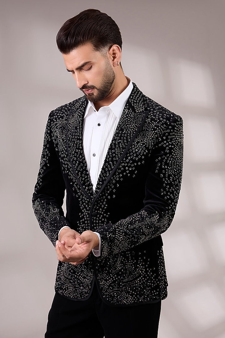 Black Velvet Tuxedo Set by Rohit Gandhi & Rahul Khanna Men at Pernia's Pop Up Shop