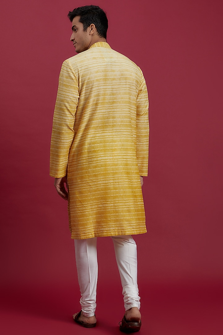 Yellow Cotton Printed & Embroidered Kurta Set by Rohit Gandhi & Rahul Khanna Men at Pernia's Pop Up Shop