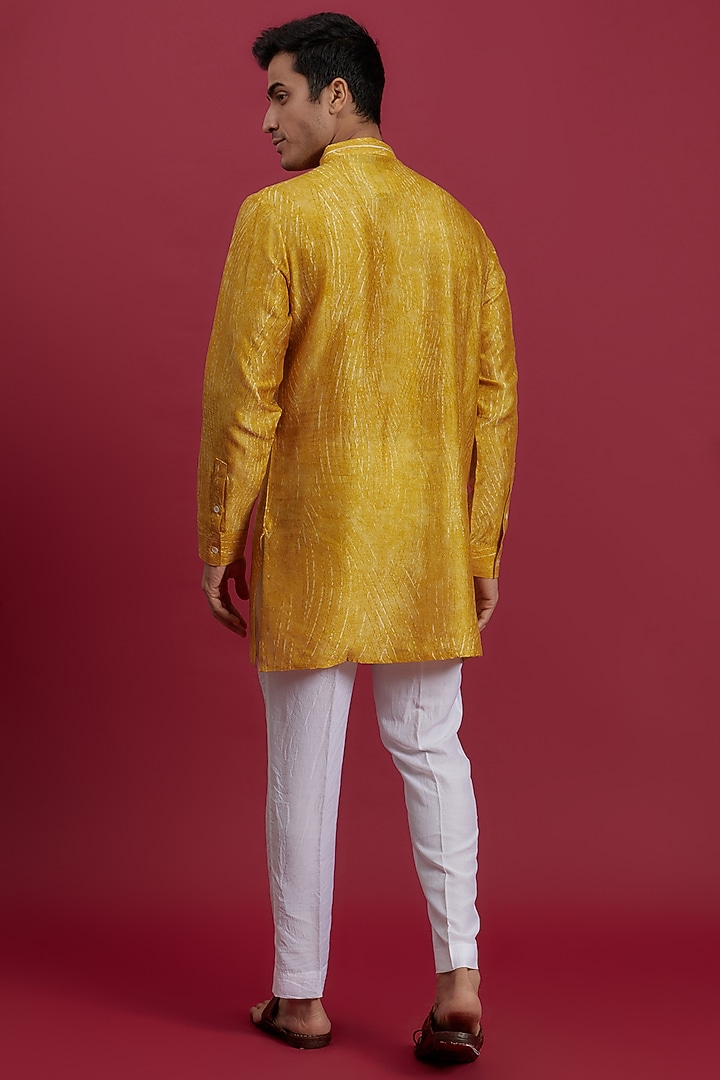 Yellow Dupion Printed Kurta Set by Rohit Gandhi & Rahul Khanna Men at Pernia's Pop Up Shop