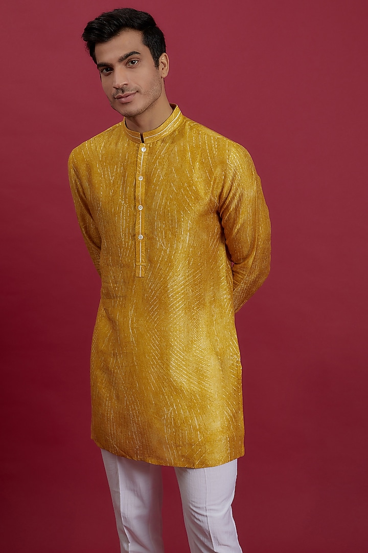 Yellow Dupion Printed Kurta Set by Rohit Gandhi & Rahul Khanna Men at Pernia's Pop Up Shop