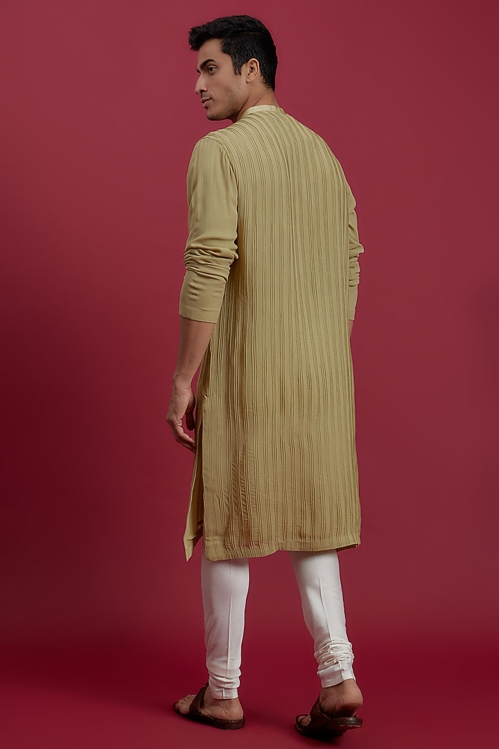 Green Georgette Hand Embroidered Kurta Set by Rohit Gandhi & Rahul Khanna Men at Pernia's Pop Up Shop