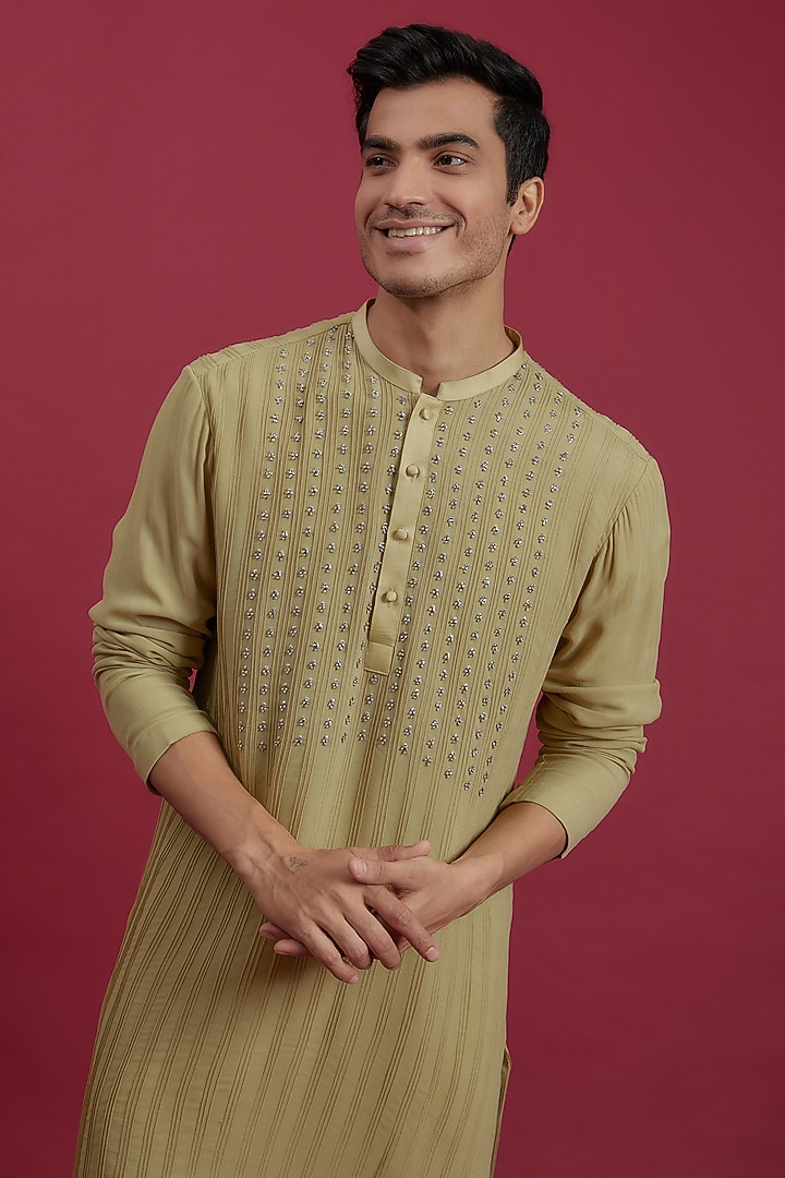 Green Georgette Hand Embroidered Kurta Set by Rohit Gandhi & Rahul Khanna Men at Pernia's Pop Up Shop