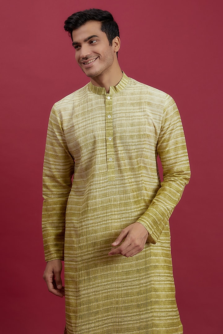 Green Cotton Printed & Embroidered Kurta Set by Rohit Gandhi & Rahul Khanna Men at Pernia's Pop Up Shop