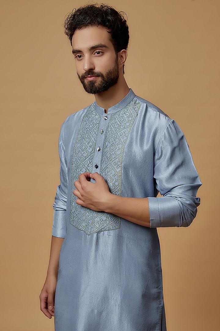 Blue Silk Embroidered Kurta Set by Rohit Gandhi & Rahul Khanna Men at Pernia's Pop Up Shop