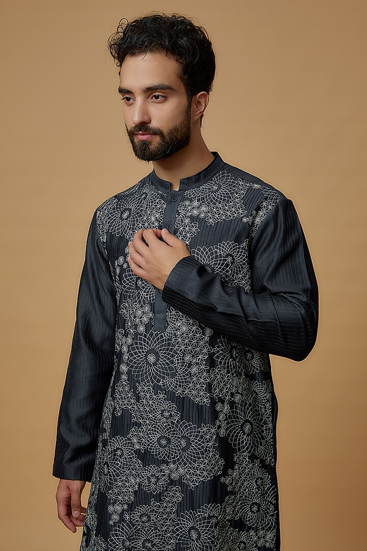 Navy Blue Cotton Silk Embroidered Kurta by Rohit Gandhi & Rahul Khanna Men at Pernia's Pop Up Shop