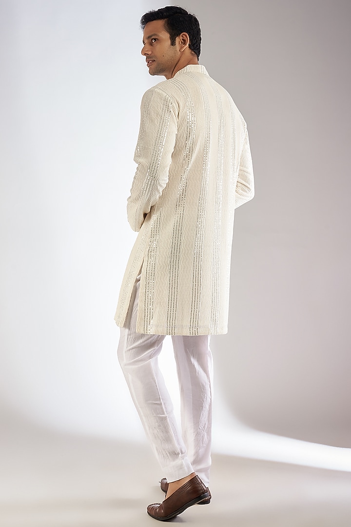 Off-White Chikankari Embroidered Kurta by Rohit Gandhi & Rahul Khanna Men at Pernia's Pop Up Shop