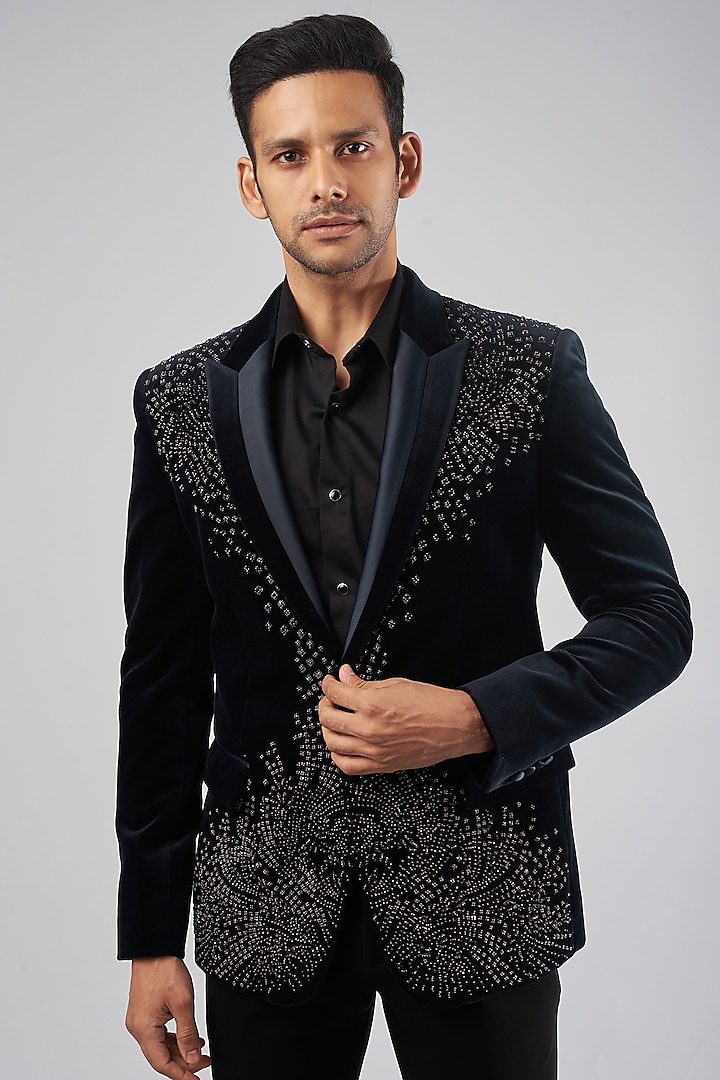 Navy Blue Crepe Embroidered Tuxedo Jacket Set by Rohit Gandhi & Rahul Khanna Men at Pernia's Pop Up Shop