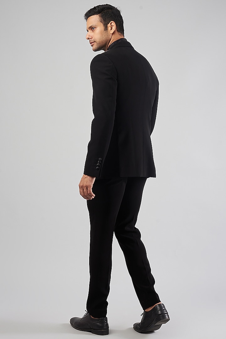 Black Crepe Embroidered Tuxedo Jacket Set by Rohit Gandhi & Rahul Khanna Men at Pernia's Pop Up Shop