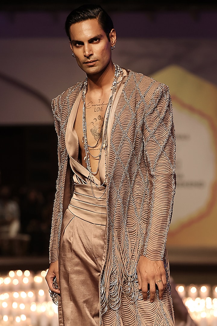 Vintage Rose Viscose Hand Embroidered Sherwani Set by Rohit Gandhi & Rahul Khanna Men at Pernia's Pop Up Shop