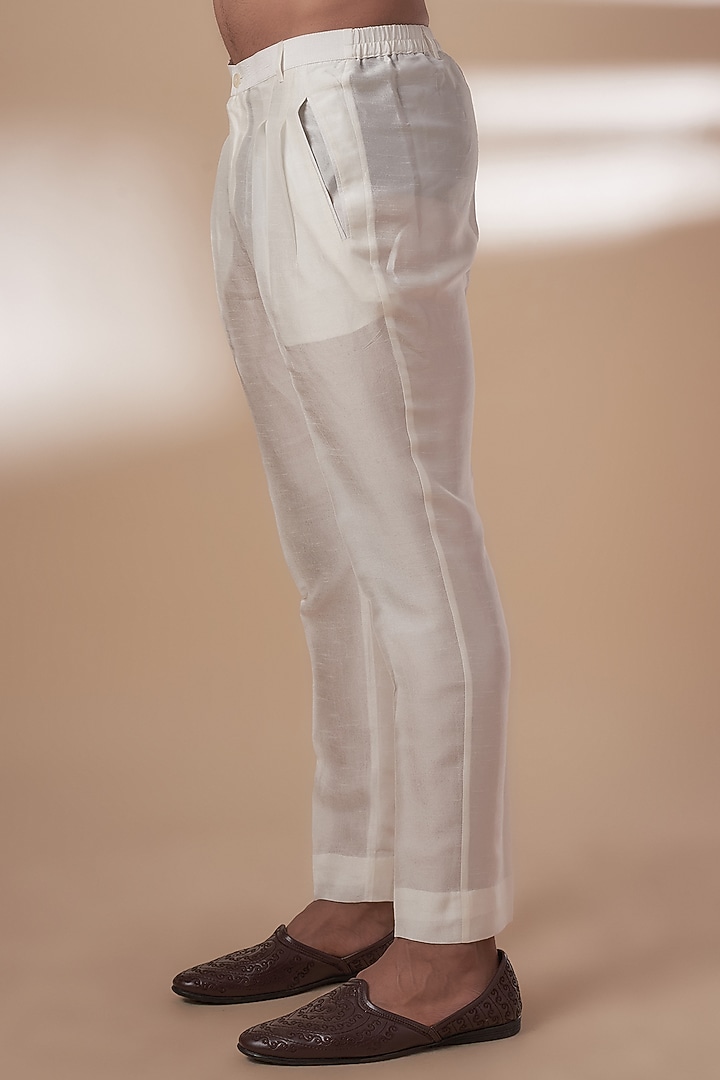 Ivory Cotton Silk Embroidered Bundi Jacket Set by Rohit Gandhi & Rahul Khanna Men at Pernia's Pop Up Shop