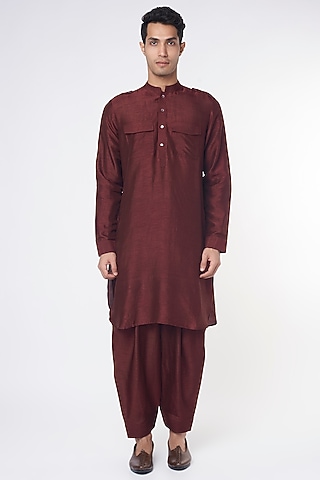 Maroon Raw Silk Kurta Set by Rohit Gandhi & Rahul Khanna Men