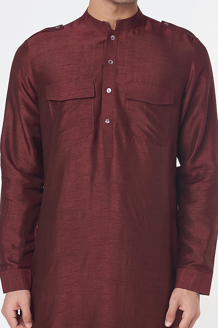 Maroon Raw Silk Kurta Set by Rohit Gandhi & Rahul Khanna Men at Pernia's Pop Up Shop