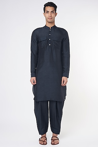 Navy Blue Raw Silk Kurta Set by Rohit Gandhi & Rahul Khanna Men