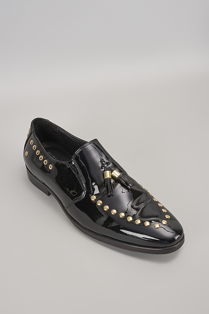 Black Leather Shoes by Rohit Gandhi & Rahul Khanna Men at Pernia's Pop Up Shop