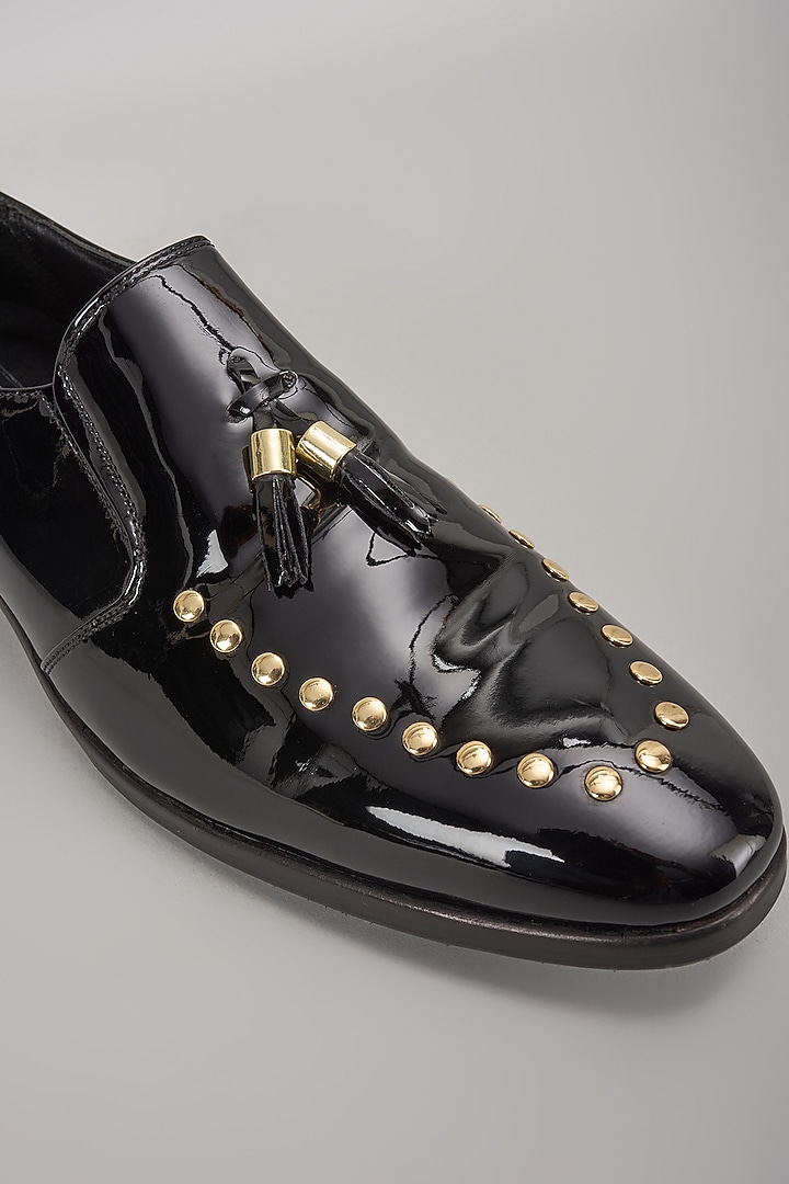 Black Leather Shoes by Rohit Gandhi & Rahul Khanna Men at Pernia's Pop Up Shop