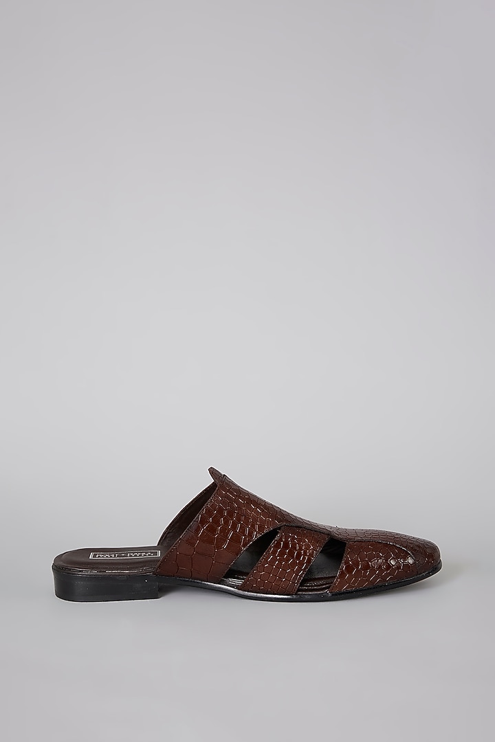 Brown Leather Shoes by Rohit Gandhi & Rahul Khanna Men at Pernia's Pop Up Shop