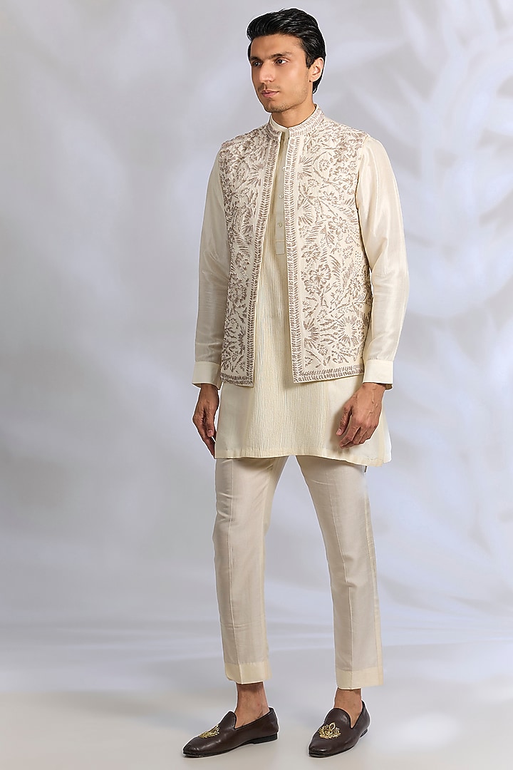 Ivory Raw Silk Bundi Jacket Set by Rohit Gandhi & Rahul Khanna Men at Pernia's Pop Up Shop